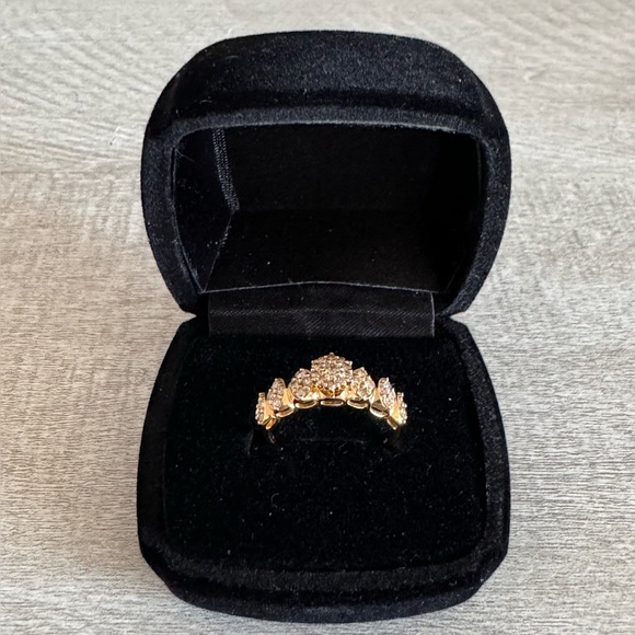 18k Tiara Ring in .500ct Natural Diamonds - Picture 3 of 9